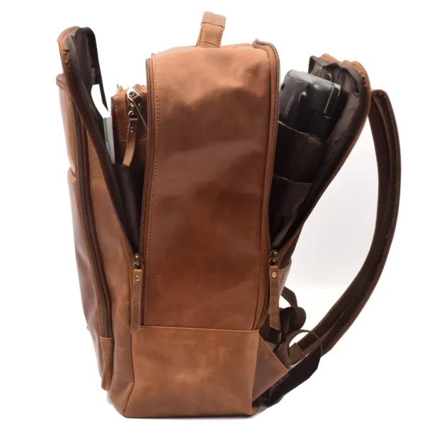 Menzo MB80 - Rucksack Büffelleder/deltabraun für 15,6 Zoll Laptop- Rucksäcke